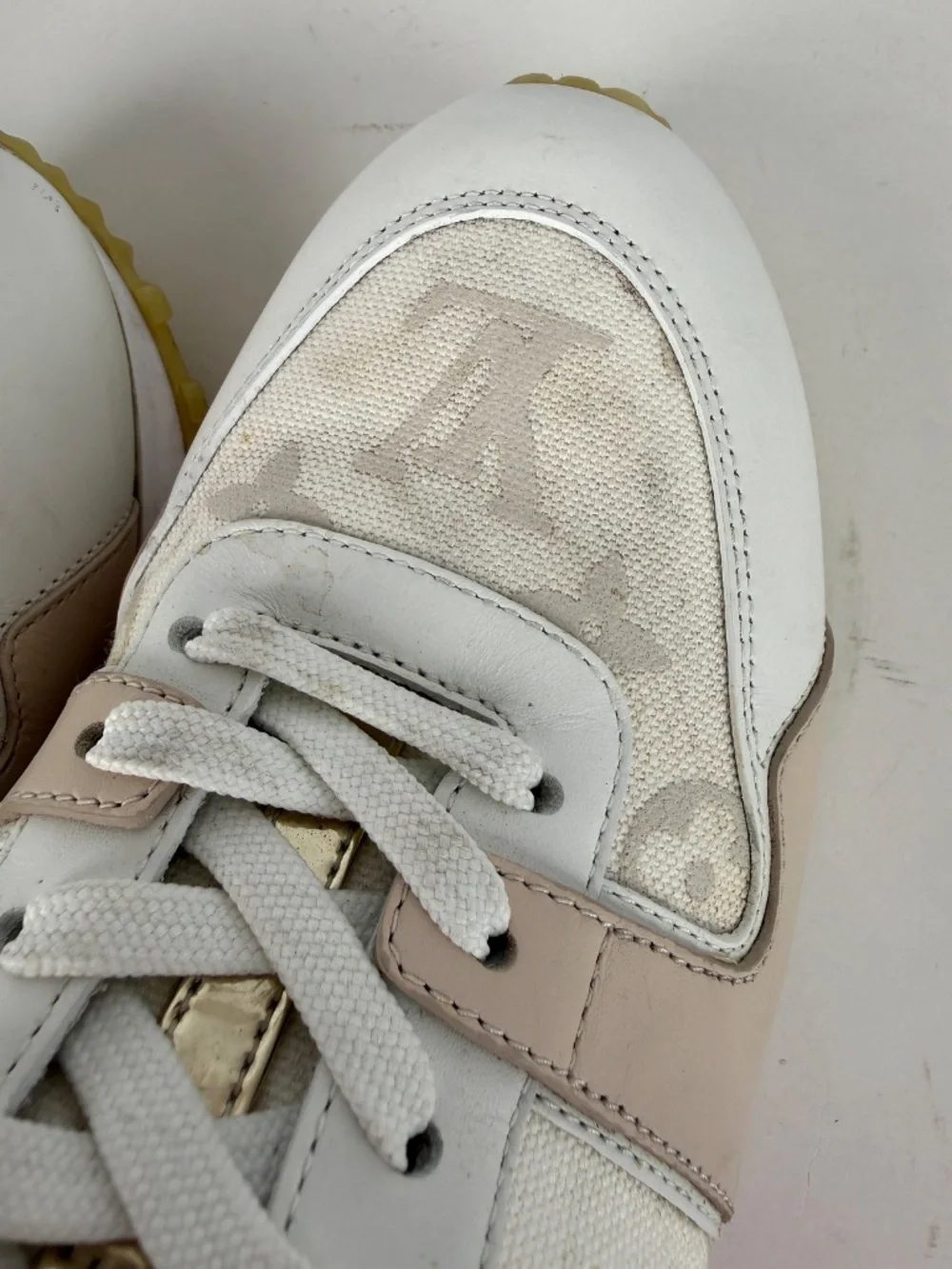 LOUIS VUITTON Run Away White Leather Fabric Monogram Sneakers 36.5, 6.5